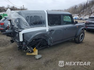 Trzecie zdjęcie samochodu z tyłu: 2025 FORD BRONCO BADLANDS VIN:1FMEE9BP8SLA52785 - miniatura