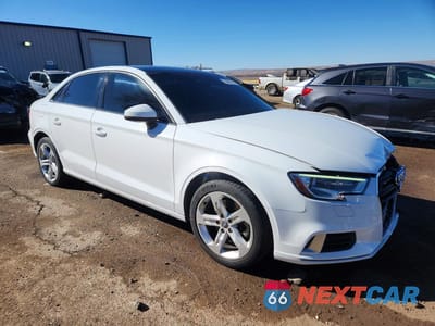 Czwarte zdjęcie samochodu z boku: 2018 AUDI A3 PREMIUM VIN:WAUAUGFF0J1038852 - miniatura