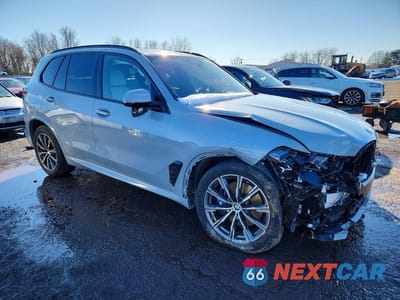 Czwarte zdjęcie samochodu z boku: 2025 BMW X5 XDRIVE40I VIN:5UX23EU06S9X87170 - miniatura