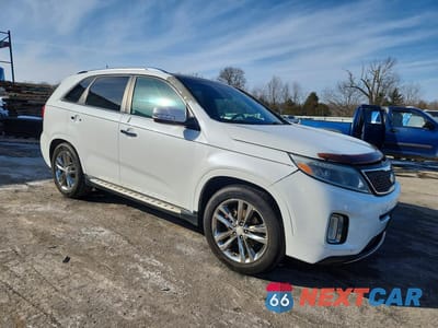 Czwarte zdjęcie samochodu z boku: 2014 KIA SORENTO SX VIN:5XYKW4A77EG451082 - miniatura