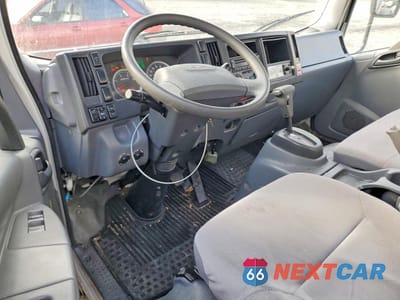 Zdjęcie 8 z 12 samochodu: 2019 ISUZU NPR HD BOX TRUCK VIN:JALC4W163K7009050 - miniatura