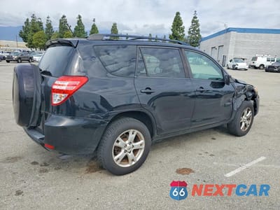 Trzecie zdjęcie samochodu z tyłu: 2011 TOYOTA RAV4 BASE VIN:2T3ZF4DV3BW074630 - miniatura