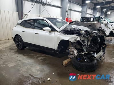 Czwarte zdjęcie samochodu z boku: 2024 BMW IX XDRIVE50 VIN:WB523CF03RCN49949 - miniatura