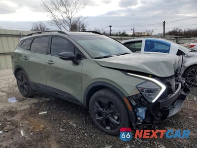 Czwarte zdjęcie samochodu z boku: 2025 KIA SPORTAGE X-LINE VIN:5XYK6CDF8SG323734 - miniatura