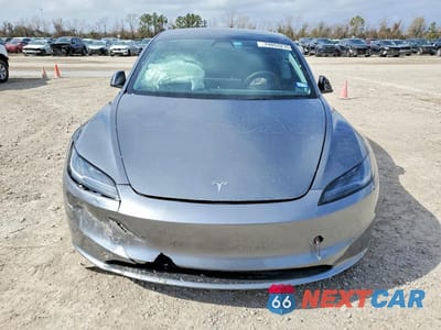 Piąte zdjęcie samochodu w środku: 2024 TESLA MODEL 3 VIN:5YJ3E1EA9RF862198 - miniatura