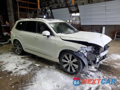 Czwarte zdjęcie samochodu z boku: 2023 VOLVO XC90 ULTIMATE VIN:YV4062PA7P1997461 - miniatura