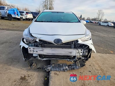 Piąte zdjęcie samochodu w środku: 2016 TOYOTA PRIUS V FIVE VIN:JTDZN3EU5GJ046207 - miniatura