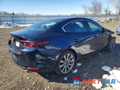 Trzecie zdjęcie samochodu z tyłu: 2019 MAZDA 3 PREFERRED PLUS VIN:JM1BPACL7K1106930 - miniatura