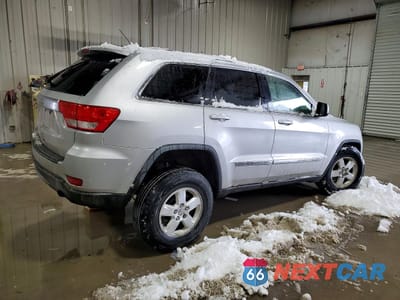 Trzecie zdjęcie samochodu z tyłu: 2012 JEEP GRAND CHEROKEE LAREDO VIN:1C4RJFAGXCC176463 - miniatura