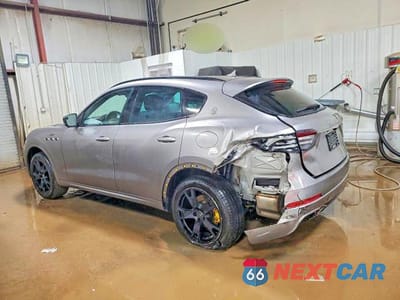 Drugie zdjęcie samochodu z przodu: 2022 MASERATI LEVANTE BASE VIN:ZN661XUA1NX383530 - miniatura