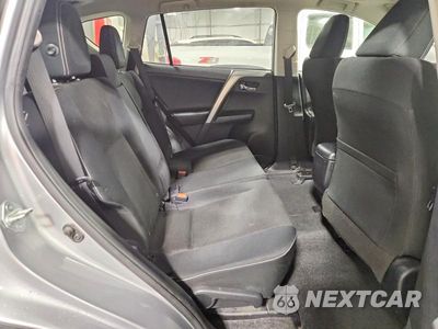Zdjęcie 11 z 12 samochodu: 2018 TOYOTA RAV4 XLE VIN:JTMRFREV3JJ237947 - miniatura
