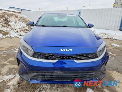 Piąte zdjęcie samochodu w środku: 2023 KIA FORTE LXS VIN:3KPF24AD5PE572115 - miniatura