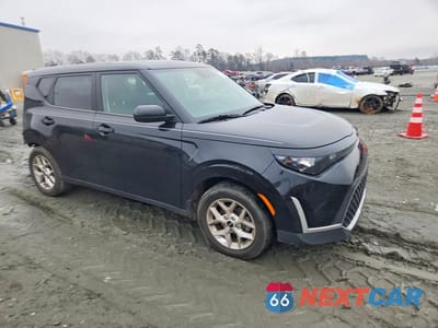 Czwarte zdjęcie samochodu z boku: 2023 KIA SOUL LX VIN:KNDJ23AU5P7875173 - miniatura