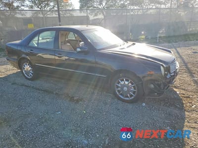 Czwarte zdjęcie samochodu z boku: 2000 MERCEDES-BENZ E 320 VIN:WDBJF65J1YB100825 - miniatura