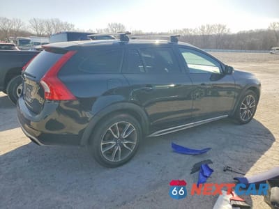 Trzecie zdjęcie samochodu z tyłu: 2018 VOLVO V60 CROSS COUNTRY PREMIER VIN:YV440MWK0J2053964 - miniatura