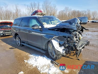 Czwarte zdjęcie samochodu z boku: 2025 LINCOLN NAVIGATOR RESERVE VIN:5LMJJ2LG8SEL11602 - miniatura