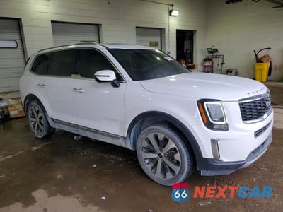 Czwarte zdjęcie samochodu z boku: 2022 KIA TELLURIDE S AWD VIN:5XYP6DHC8NG210818 - miniatura