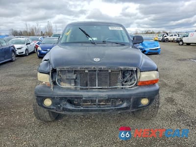 Piąte zdjęcie samochodu w środku: 2001 DODGE DAKOTA QUAD VIN:1B7GG2AZ01S212521 - miniatura