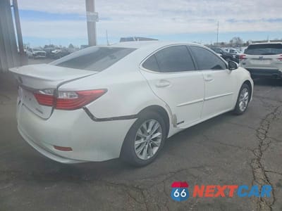 Trzecie zdjęcie samochodu z tyłu: 2014 LEXUS ES 300H VIN:JTHBW1GG8E2055631 - miniatura