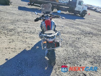 Czwarte zdjęcie samochodu z boku: 2013 BMW R1200 GS VIN:WB10A1102DZ183689 - miniatura