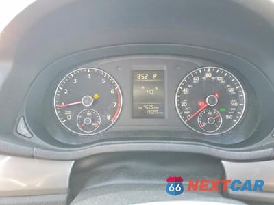 Zdjęcie 9 z 11 samochodu: 2013 VOLKSWAGEN PASSAT S VIN:1VWAP7A33DC005132 - miniatura