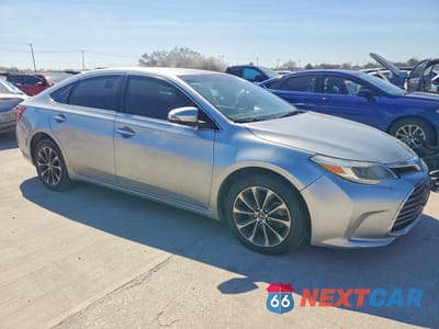Czwarte zdjęcie samochodu z boku: 2018 TOYOTA AVALON XLE VIN:4T1BK1EB4JU284886 - miniatura