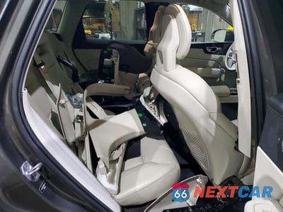 Zdjęcie 11 z 12 samochodu: 2019 VOLVO XC60 T5 VIN:LYV102RK8KB187126 - miniatura