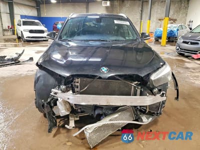 Piąte zdjęcie samochodu w środku: 2018 BMW X1 XDRIVE28I VIN:WBXHT3C33J5F89783 - miniatura