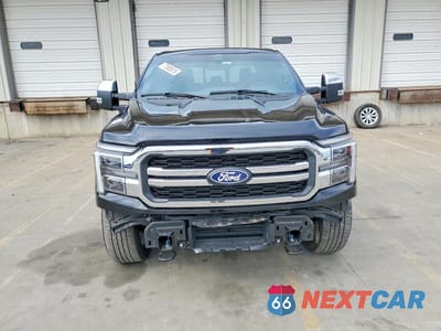 Piąte zdjęcie samochodu w środku: 2025 FORD F150 LARIAT VIN:1FTFW5L89SKD31402 - miniatura