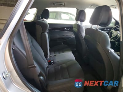 Zdjęcie 11 z 13 samochodu: 2016 KIA SORENTO LX VIN:5XYPG4A35GG095525 - miniatura