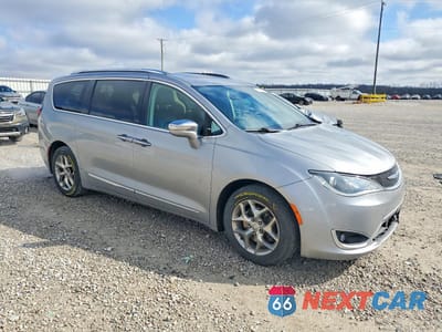 Czwarte zdjęcie samochodu z boku: 2018 CHRYSLER PACIFICA LIMITED VIN:2C4RC1GG1JR251978 - miniatura