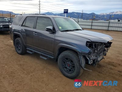 Czwarte zdjęcie samochodu z boku: 2021 TOYOTA 4RUNNER SR5/SR5 PREMIUM VIN:JTENU5JR8M5952205 - miniatura