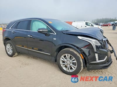 Czwarte zdjęcie samochodu z boku: 2025 CADILLAC XT5 LUXURY VIN:1GYKNAR49SZ113718 - miniatura