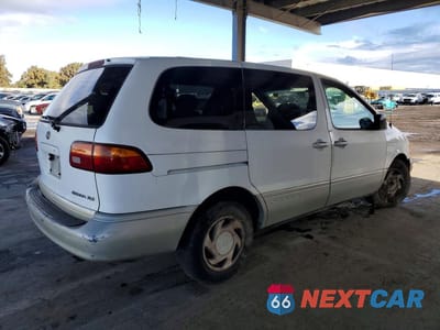 Trzecie zdjęcie samochodu z tyłu: 2000 TOYOTA SIENNA VIN:4T3ZF13C8YU237098 - miniatura