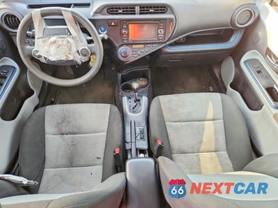 Zdjęcie 8 z 13 samochodu: 2013 TOYOTA PRIUS C VIN:JTDKDTB37D1034863 - miniatura