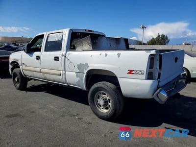 Drugie zdjęcie samochodu z przodu: 2006 CHEVROLET SILVERADO K2500 HEAVY DUTY VIN:1GCHK23DX6F224521 - miniatura