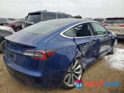 Trzecie zdjęcie samochodu z tyłu: 2018 TESLA MODEL 3 VIN:5YJ3E1EB7JF106253 - miniatura