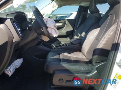 Zdjęcie 7 z 13 samochodu: 2024 VOLVO XC40 PLUS VIN:YV4L12UL0R2295769 - miniatura