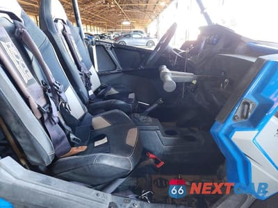 Piąte zdjęcie samochodu w środku: 2018 POLARIS RZR XP 4 TURBO EPS VIN:3NSVFE928JF403540 - miniatura