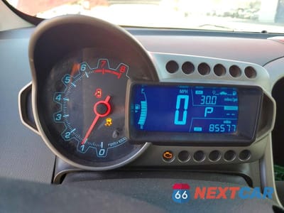 Zdjęcie 9 z 11 samochodu: 2014 CHEVROLET SONIC LT VIN:1G1JC5SH5E4207746 - miniatura