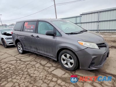 Czwarte zdjęcie samochodu z boku: 2020 TOYOTA SIENNA L VIN:5TDZZ3DC9LS023295 - miniatura
