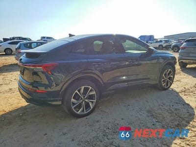 Trzecie zdjęcie samochodu z tyłu: 2023 AUDI Q4 E-TRON SPORTBACK PREMIUM PLUS VIN:WA132BFZ3PP042621 - miniatura