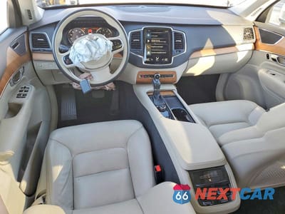 Zdjęcie 8 z 14 samochodu: 2022 VOLVO XC90 T5 MOMENTUM VIN:YV4102CK3N1789157 - miniatura