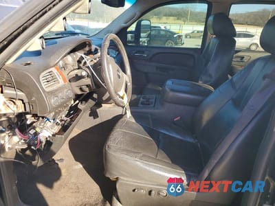 Zdjęcie 7 z 12 samochodu: 2010 GMC SIERRA K2500HD SLT 4WD 6.6L V8 TDSL VIN:1GT4K1B6XAF111219 - miniatura