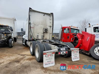 Trzecie zdjęcie samochodu z tyłu: 2019 KENWORTH T680 SEMI TRUCK VIN:1XKYDP9X4KJ223062 - miniatura