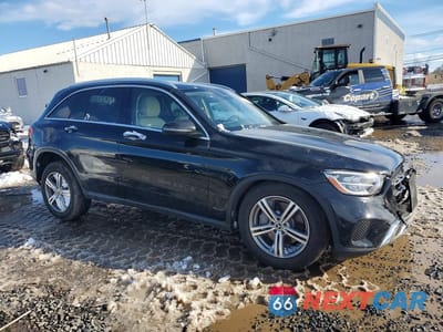 Czwarte zdjęcie samochodu z boku: 2022 MERCEDES-BENZ GLC 300 4MATIC VIN:W1N0G8EB5NV381741 - miniatura