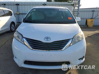 Piąte zdjęcie samochodu w środku: 2013 TOYOTA SIENNA XLE VIN:5TDYK3DC3DS373250 - miniatura
