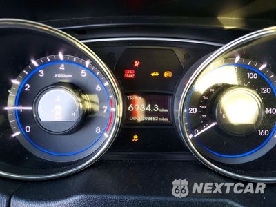 Zdjęcie 9 z 12 samochodu: 2013 HYUNDAI SONATA SE VIN:5NPEC4AC7DH688536 - miniatura