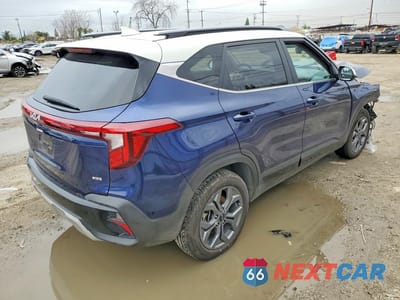 Trzecie zdjęcie samochodu z tyłu: 2024 KIA SELTOS S VIN:KNDEUCAA6R7603641 - miniatura