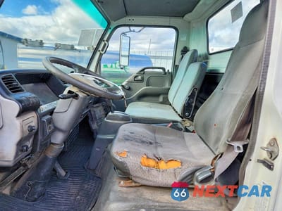 Zdjęcie 7 z 12 samochodu: 2000 ISUZU NPR VIN:JALC4B149Y7012244 - miniatura
